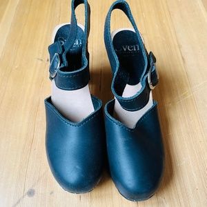 Sven black Mary Jane clogs 37